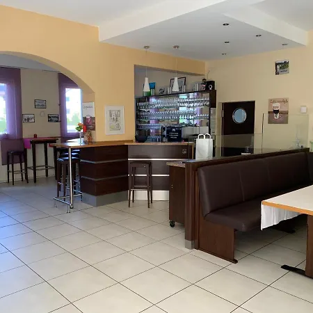 Am Flugplatz Hotel Restaurant Guest house Lautzenhausen